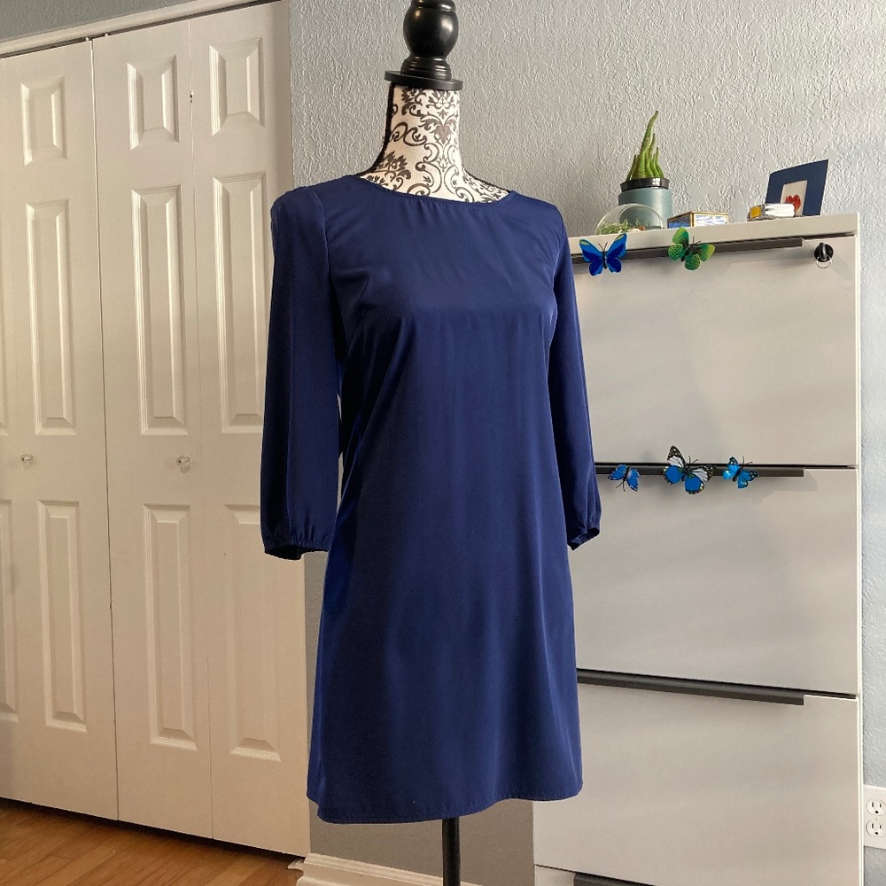 🍀 4 for $24 Blue three quarter sleeve sheath dress size small